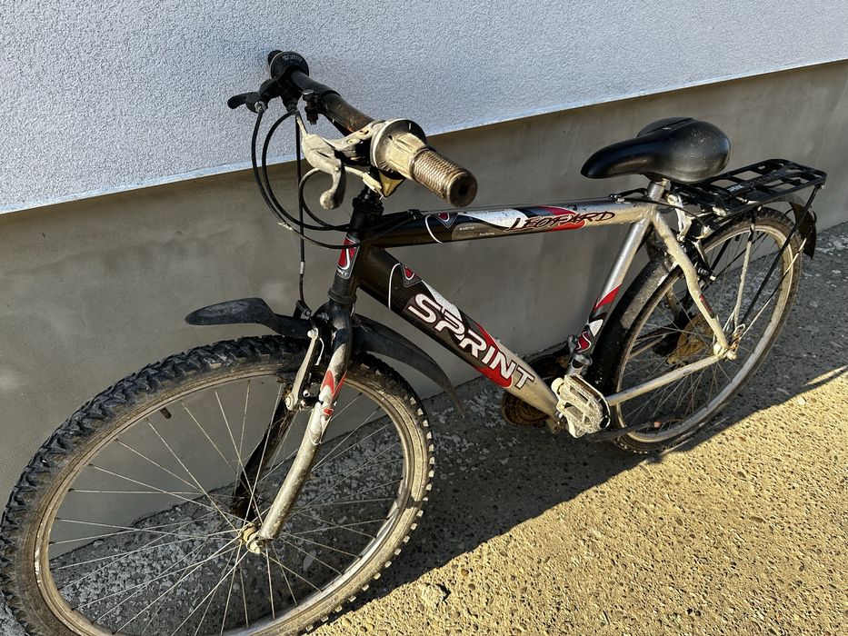 Велосипед в хорошому стані.