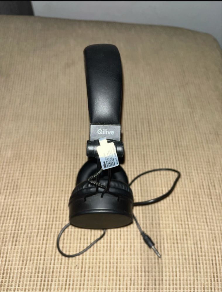 Fones Qilive Pretos