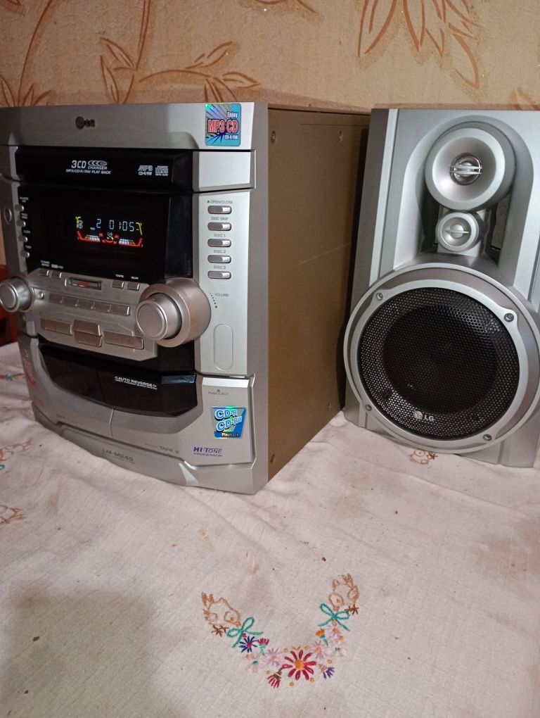 Музыкальный центр LG