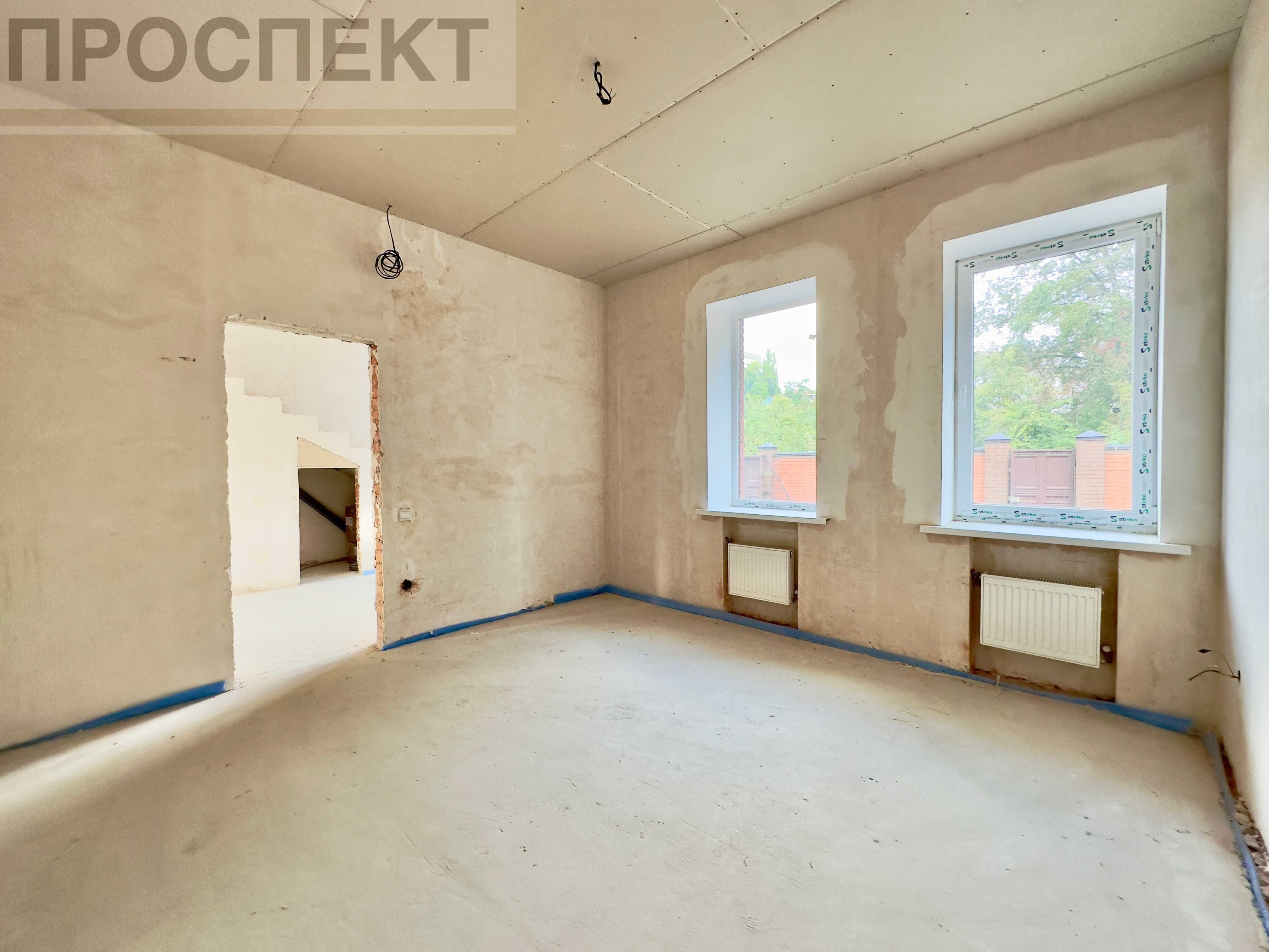 Продам новий будинок площею 300м² в центрі міста (р-н Парка Кожедуба)
