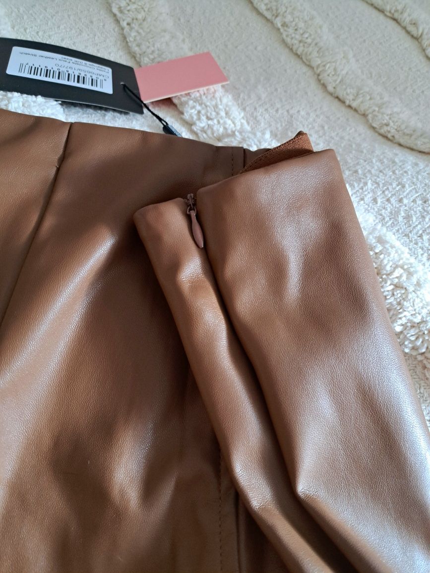 Piękne skórzane spodnie, jegginsy brązowe, rurki PrettyLittleThing 36