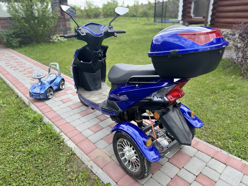 Електроскутер ІDemo Trinity Pulse B-100LA