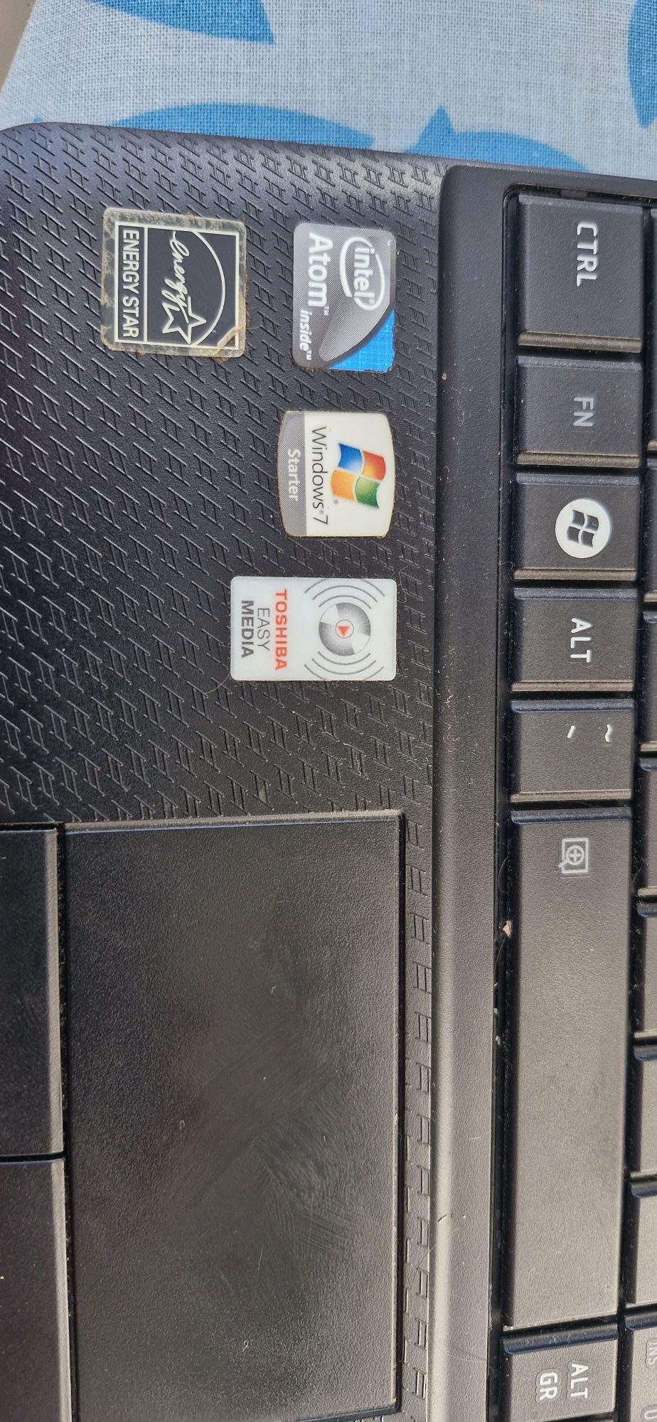 Laptop Toshiba NB 250 używany, sprawny w dobrym stanie  plus torba