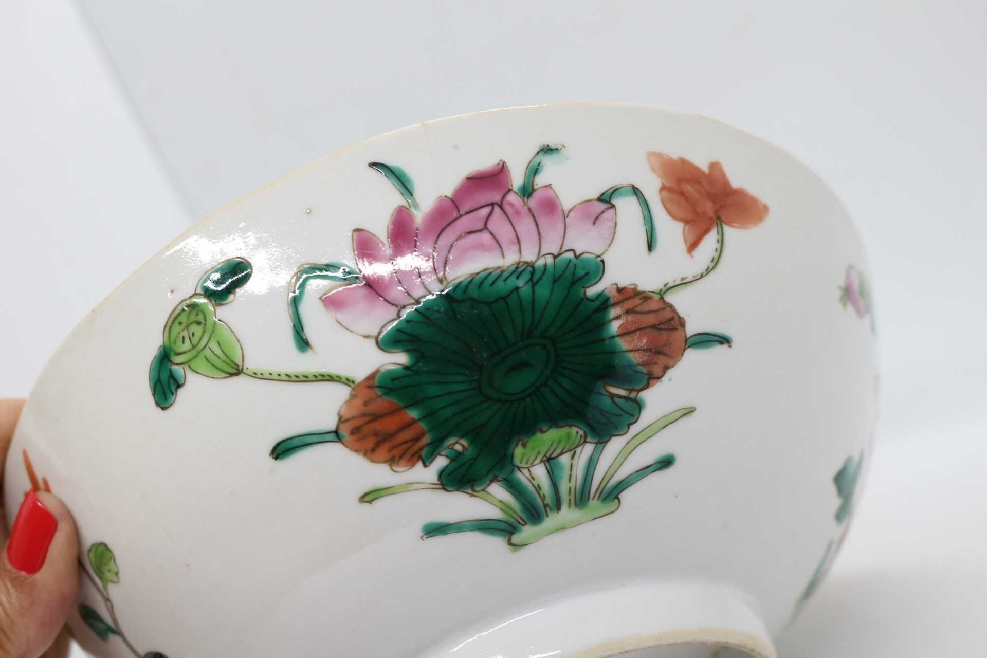 Taça Recortada Porcelana Chinesa Família Rosa Ramos Florais XVIII 22cm