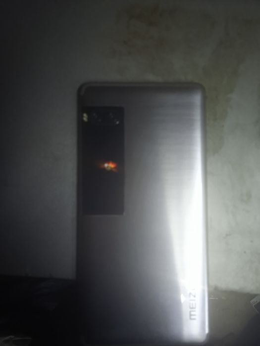 Продам Мейзу 7 про+на запчастини або під відновлення