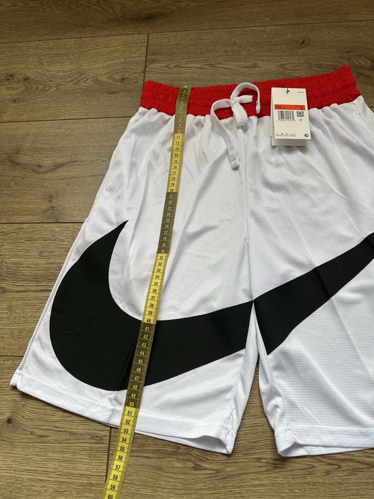 Шорти Nike Big Swoosh чорні/білі шорти найк біг свуш найки tech alumni