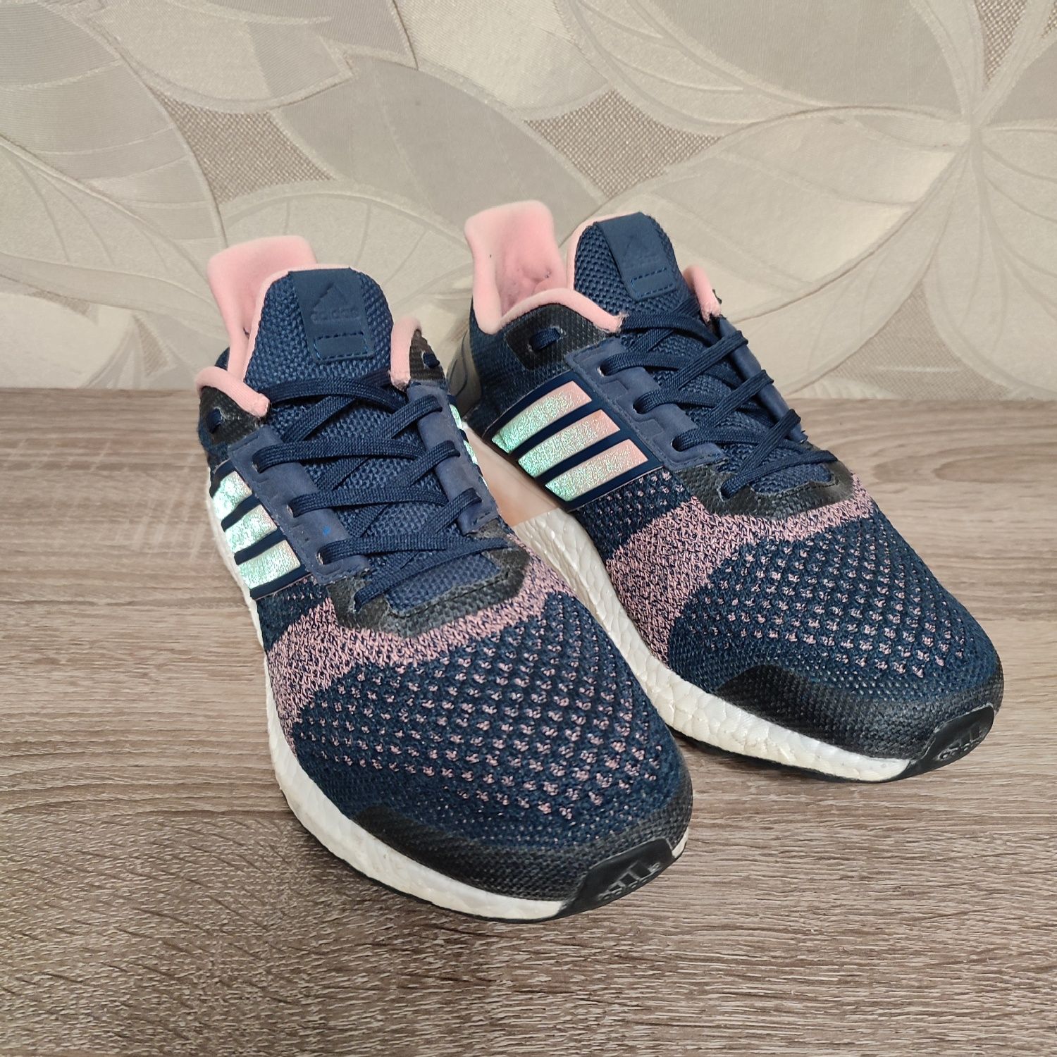 Жіночі кросівки для бігу Adidas boost  st size 40/25.5