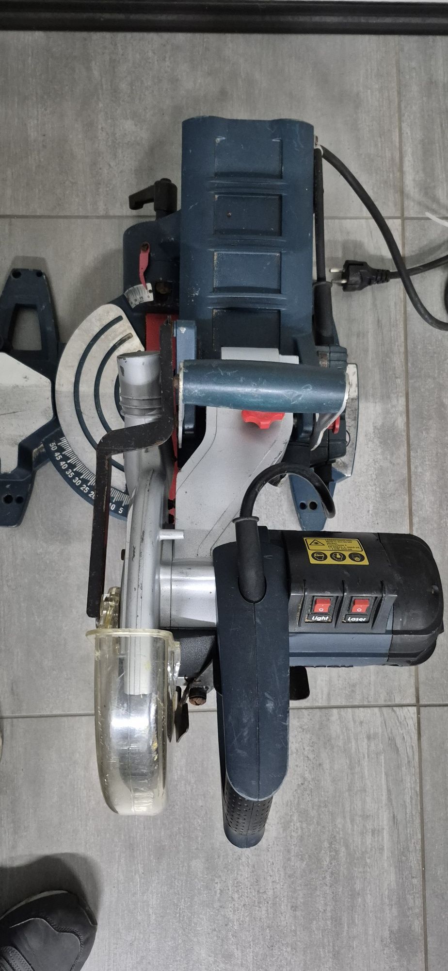 Piła ukosowa ukośnica pilarka bosch GCM 8S laserowa 1400W