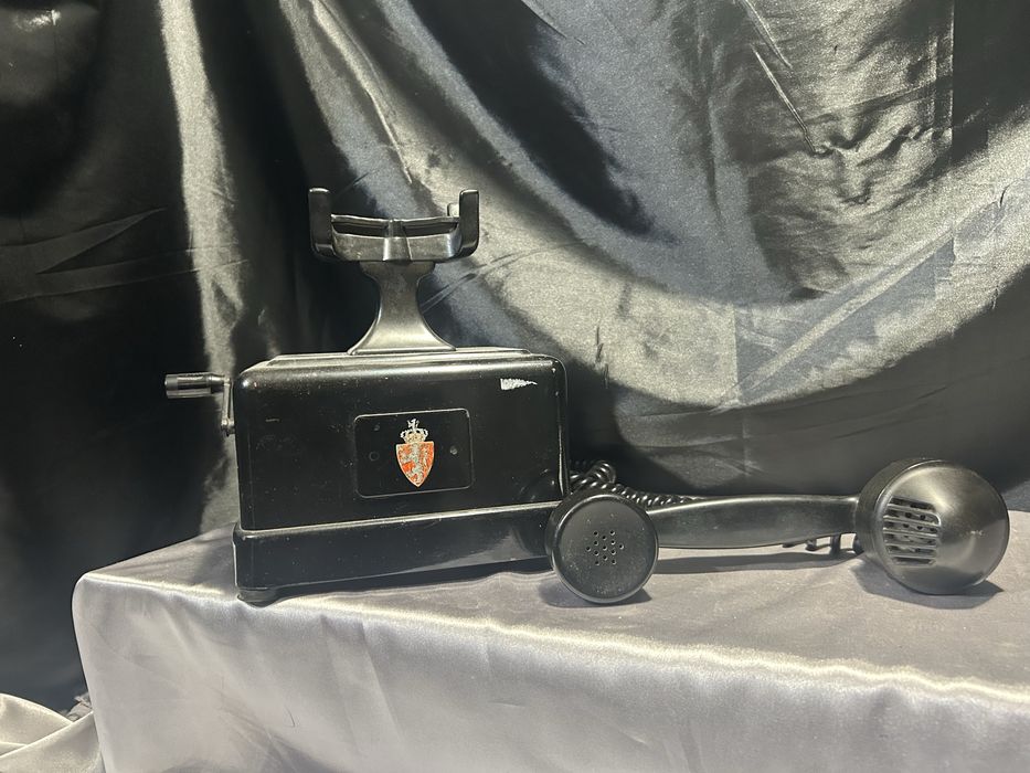 Stary Telefon na Korbkę – Antyk, Bez Cyferblatu