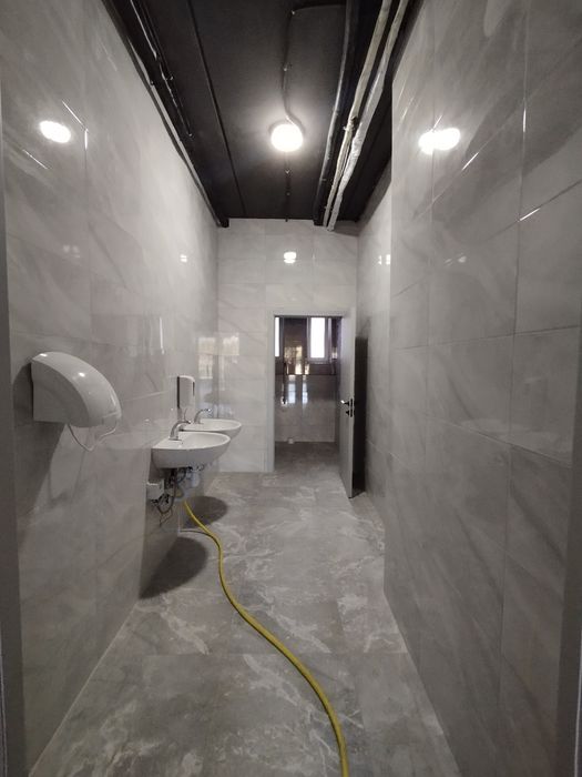 Продається приміщення. Офіс. Салон. Центр. Комунікації. Кондиціонер.