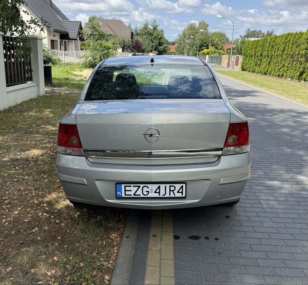 Opel Astra H 1.6 Sedan 2008 Zadbana !