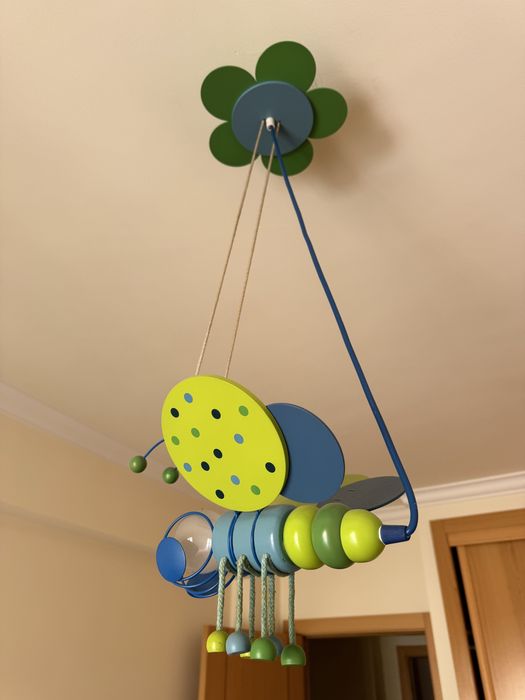 Candeeiro para quarto de criança