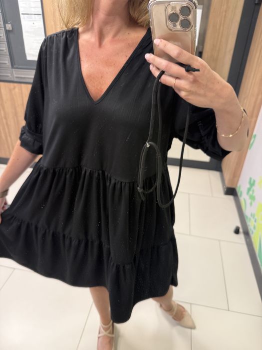 sukienka czarna z falbanami