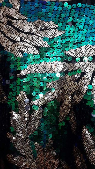 Продам новое новогоднее платье на петках