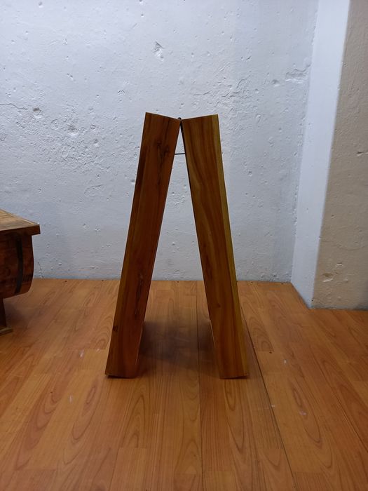 Stojak na butelki z winem.