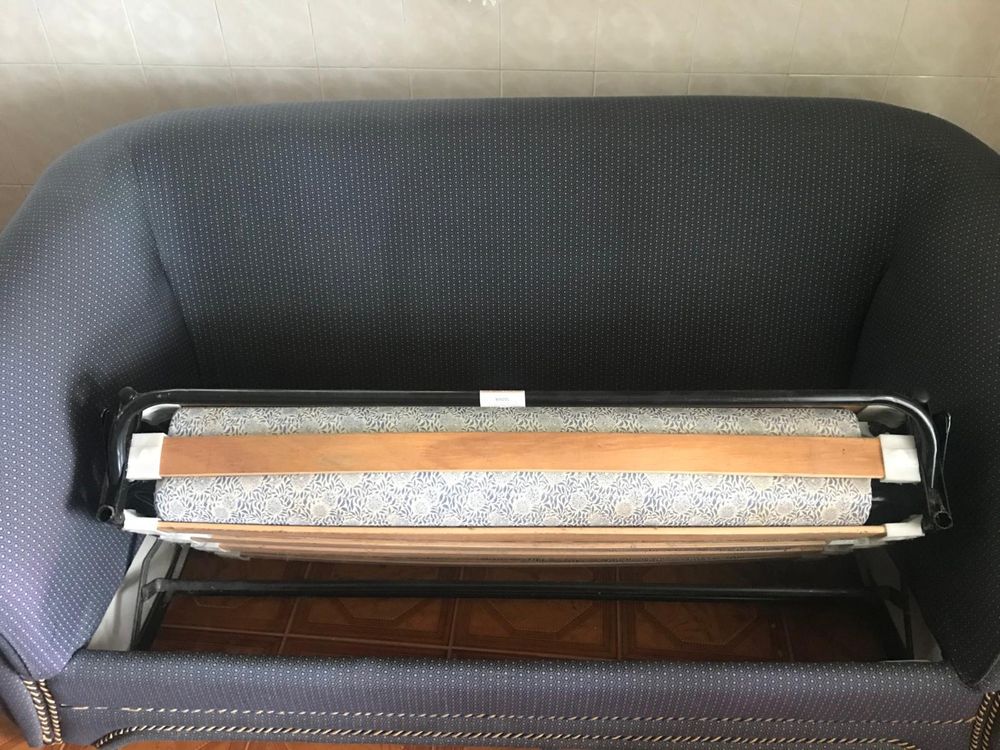 Sofás. Conjuntos de 1 Sofá-cama e 1 Sofá.