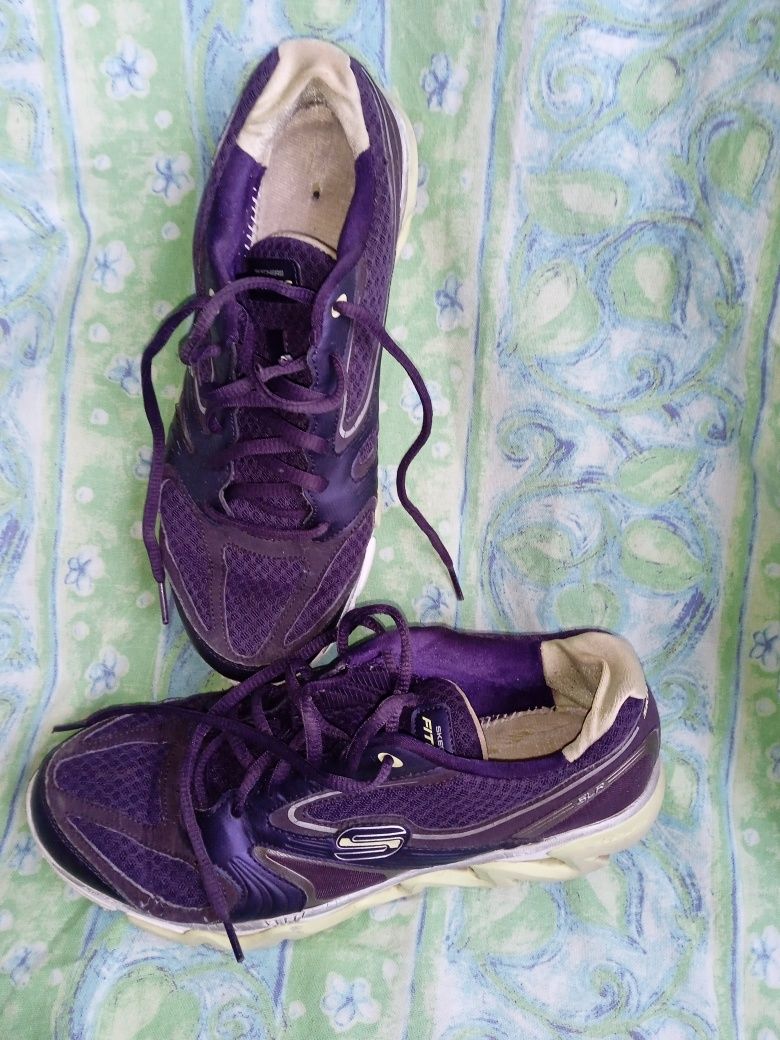 Кросівки Sketchers 39 р. Устілки 25,5