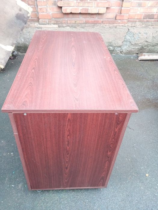 Продам офисный стол б/у