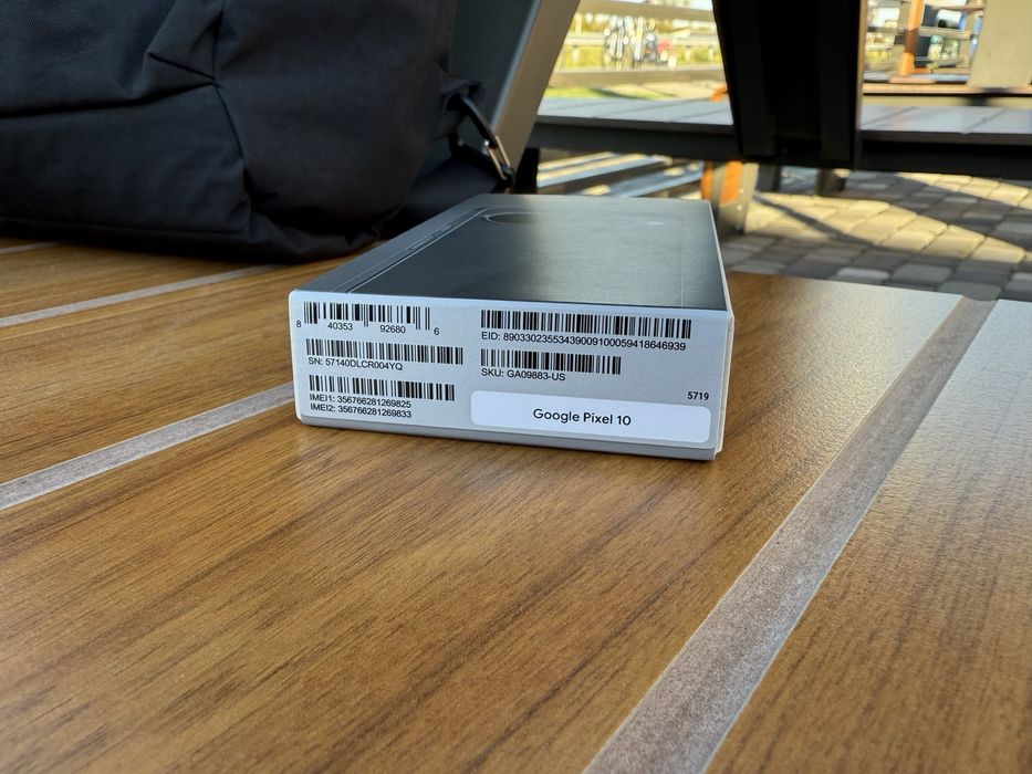 Google Pixel 10 – 12/256 GB, Obsidian (eSIM), новий