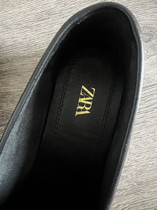 Шкіряні лофери zara