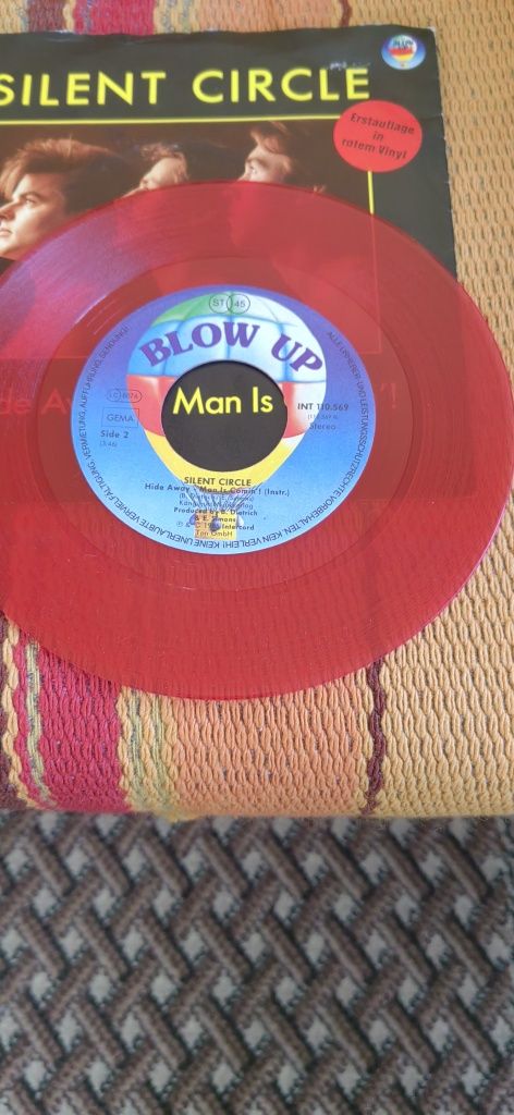 Silent Circle-Hide Away-Man Is Coming, 7"singiel winylowy