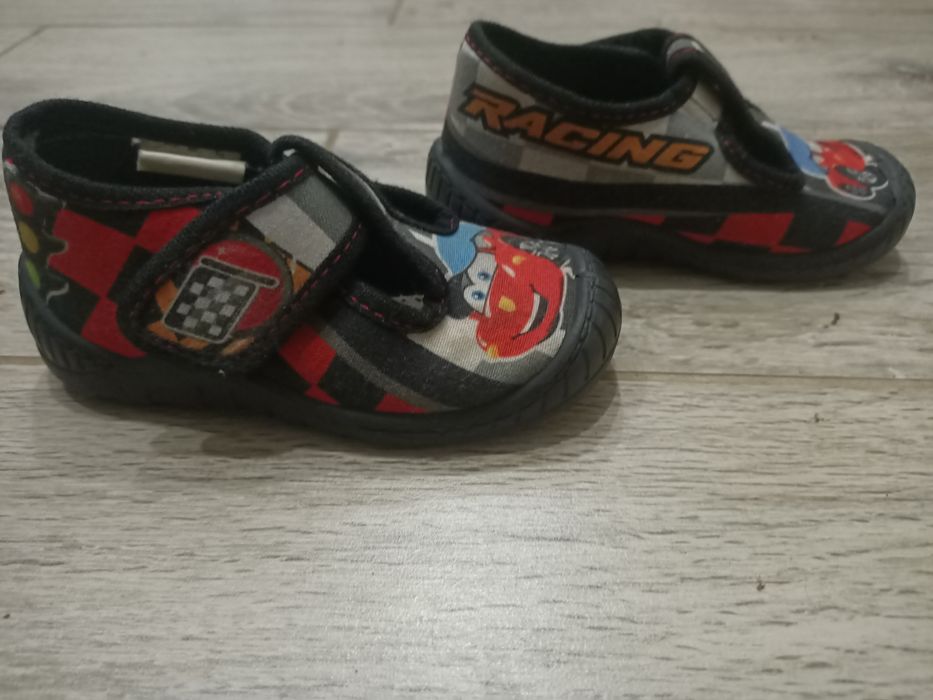 Kapcie dla chłopca r 22