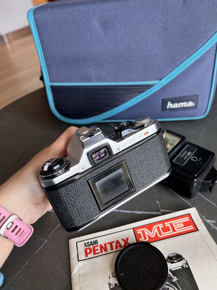 Aparat pentax  me z lampą blyskową