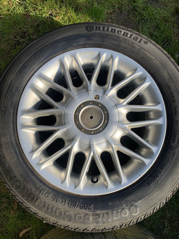 Alufelgi koła 5x120 BMW z oponami letnimi 205/60R15 91H