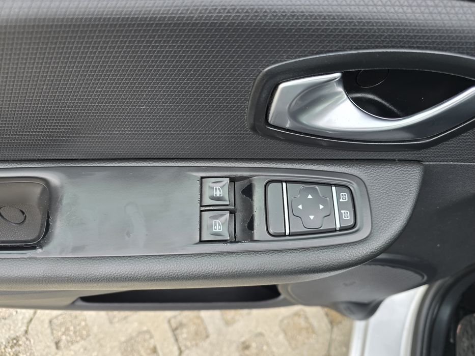 RENAULT  CLIO 1.5 DCI ZEN