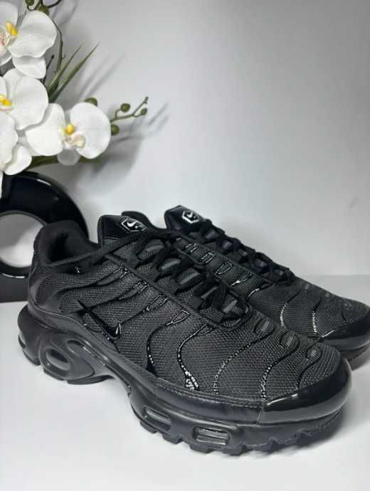 "Buty damskie Trampki"Nike_Air_Max_TN_Plus_czarny R.38