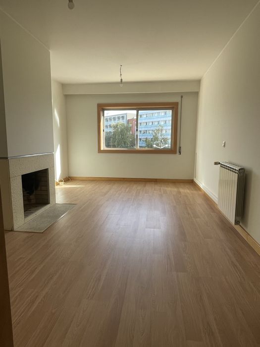 Apartamento T1 + 1 Pedrouços (a 2km H.S.João)