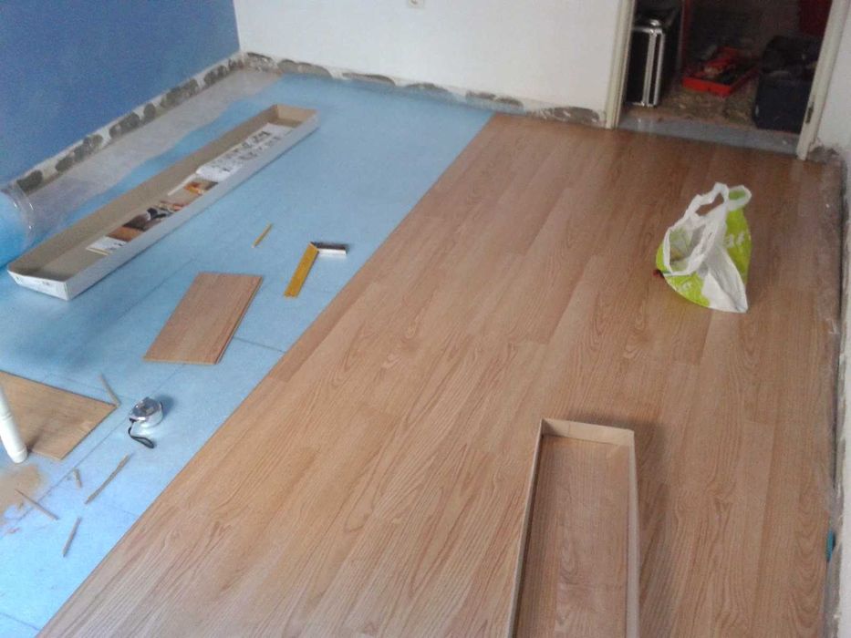 Aplicação de Vinil, Flutuante, Rodapés