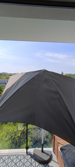 Parasol na balkon lub ogród
