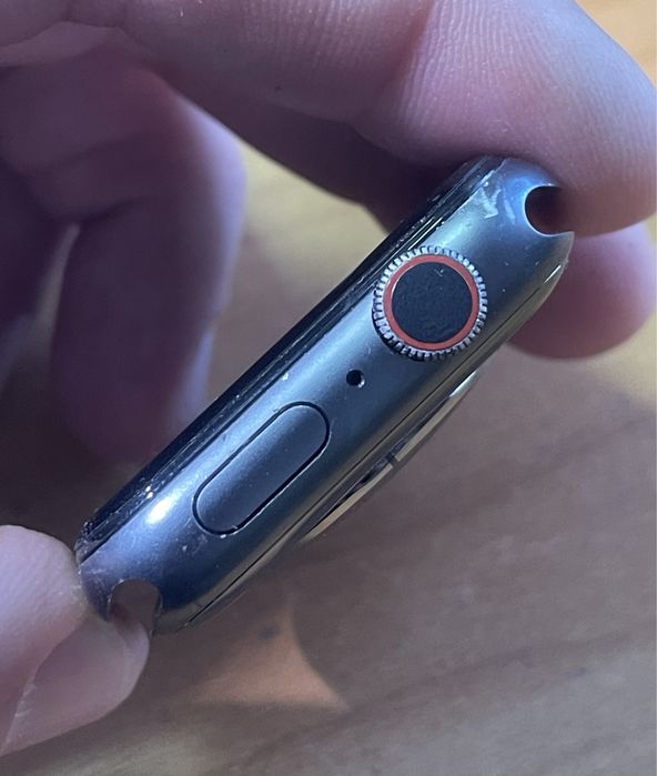 Смарт часы Apple Watch Series 5 44mm б/у