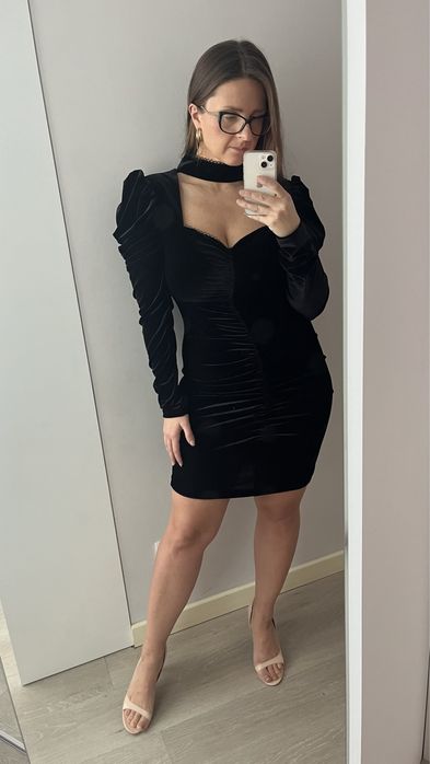 Chaos mała czarna sukienka marszczona piękny dekolt serce
