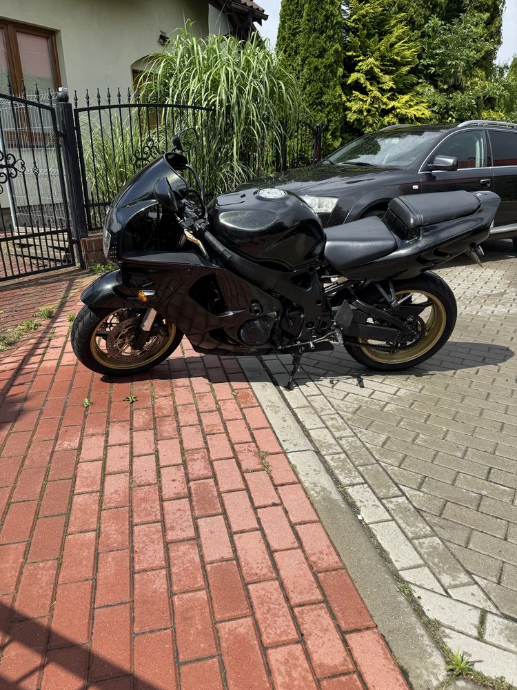 Honda CBR 900 RR FIREBLADE super stan 10 lat w jednych rekach