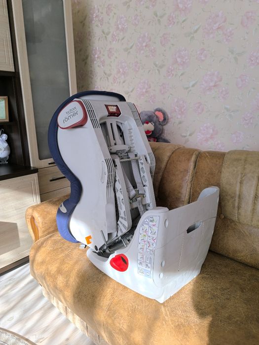 Дитяче автокрісло