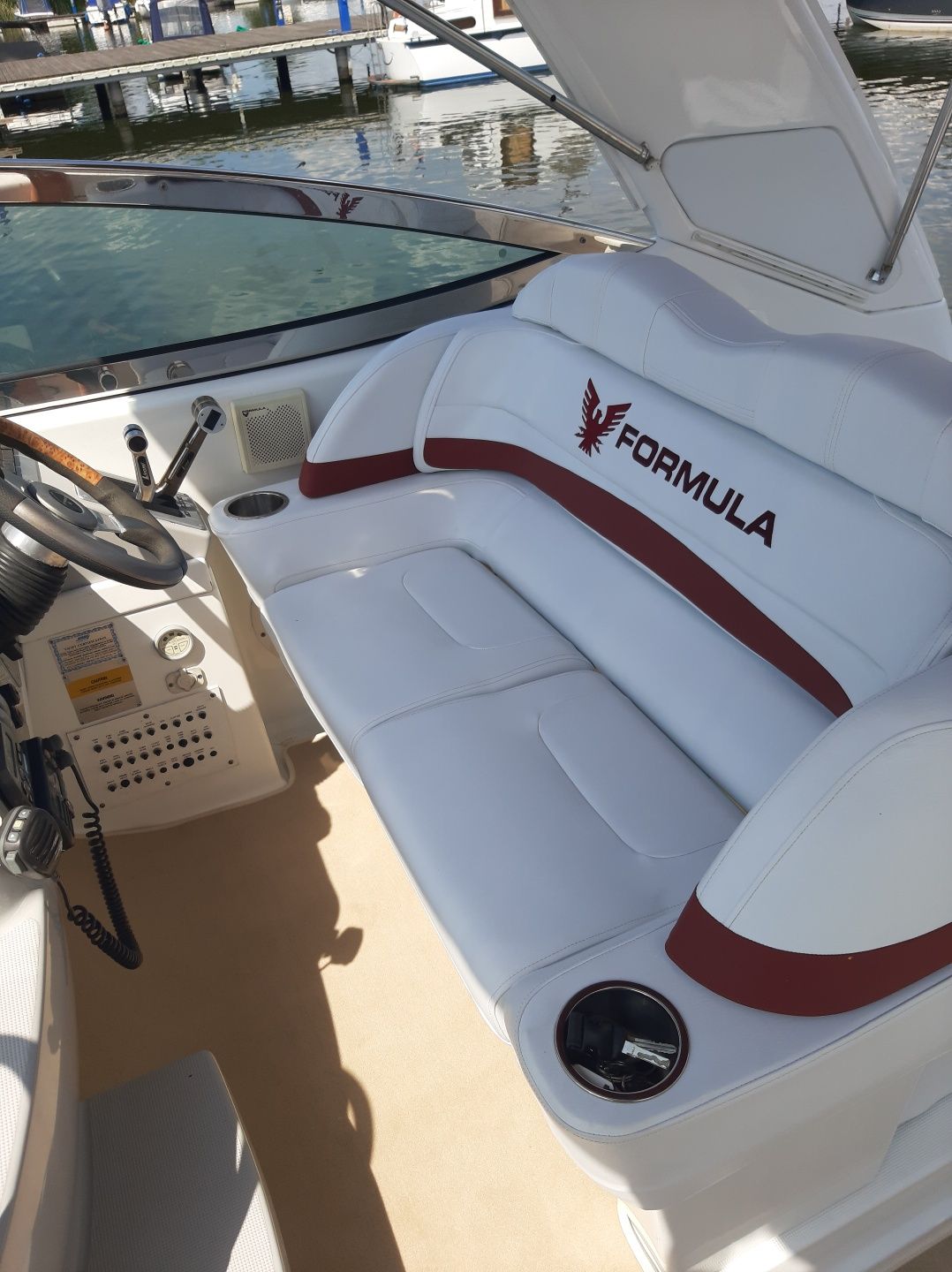 Yacht Motorowy Formula 34PC