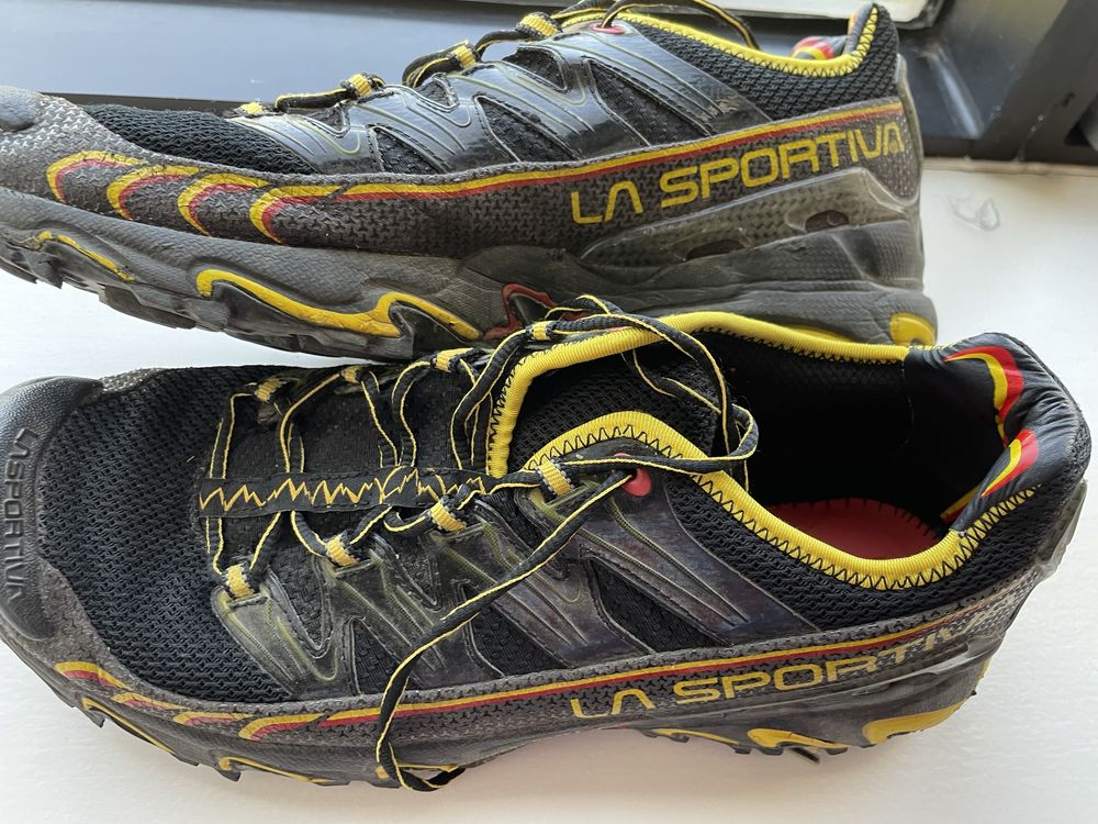 Tenis de corrida estrada e trail