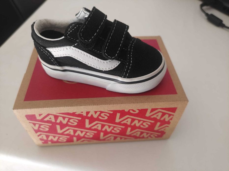 Tenis VANS Bebe pretos NOVOS (tamanho 19)