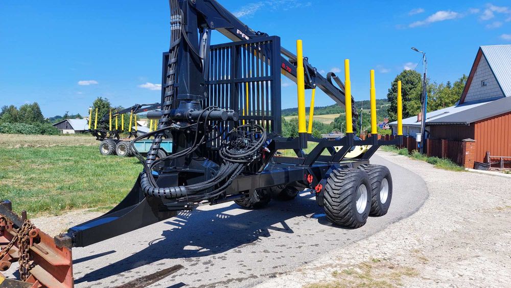 przyczepa leśna 4WD z napędem mechanicznym kół jest jak forwarder