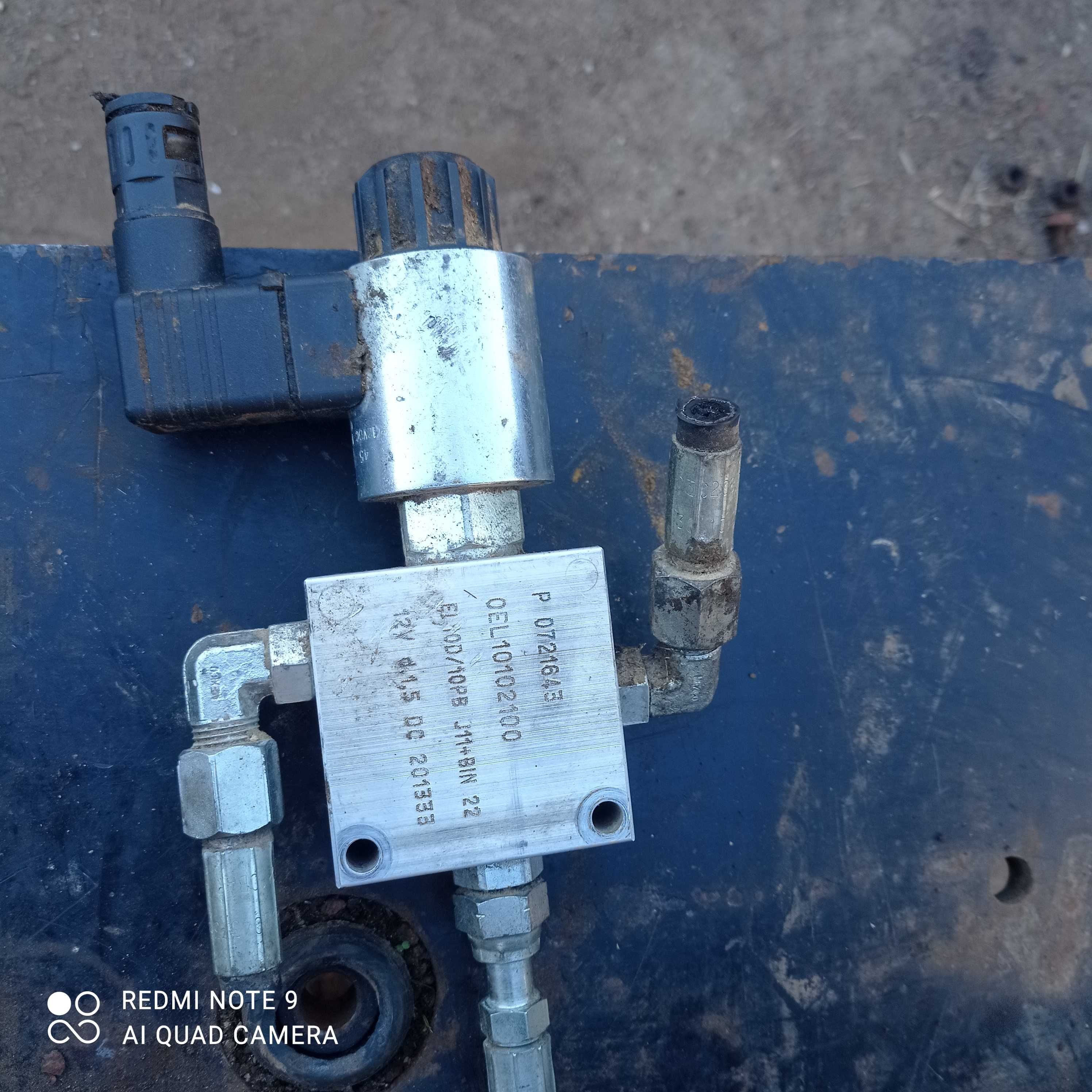 Prasa John Deere elektrozawór podnoszenia podbieraka