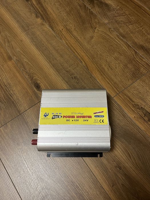 Перетворювач з 12 на 220 вольт на 600 Ватт