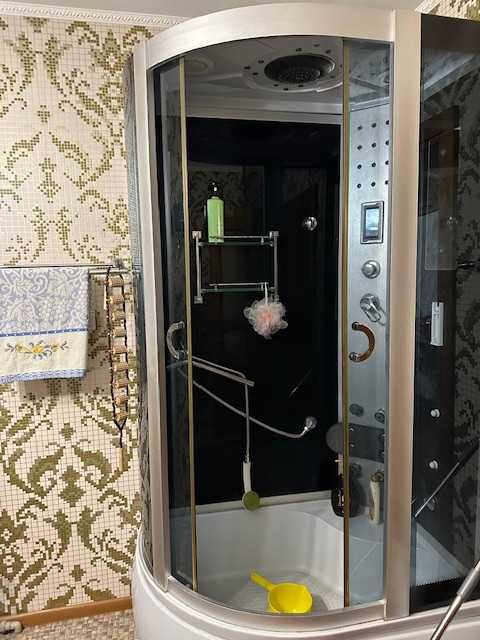 Продаєм елітний  будинок центр місто Фастів Київська обл.