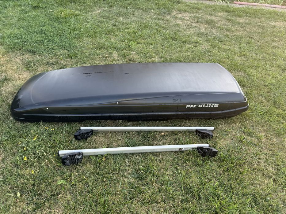 Багажник на автомобіль з рейлінгами в зборі