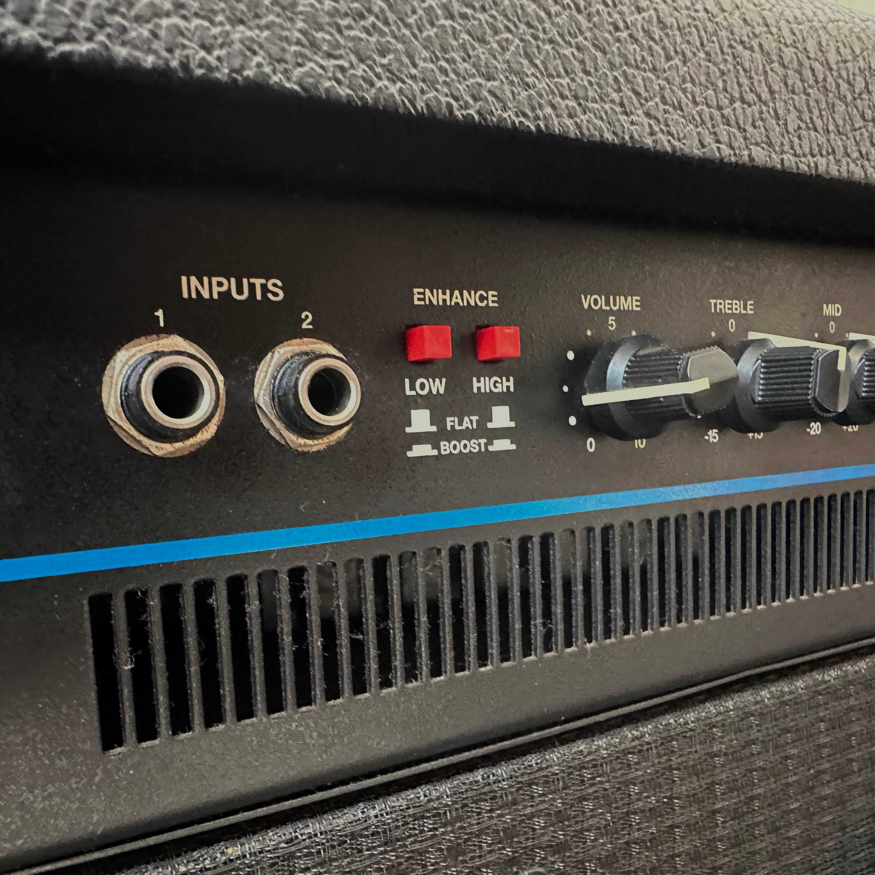 Amplificador / Combo de baixo Fender BXR 300 C Vintage