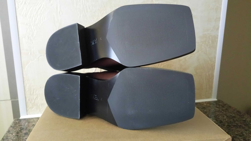 Шкіряні жіночі черевики від Zara