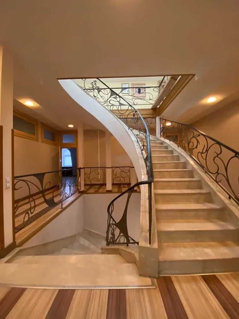 Офіс 1660 м.кв. Саксаганського 67, центр, паркінг