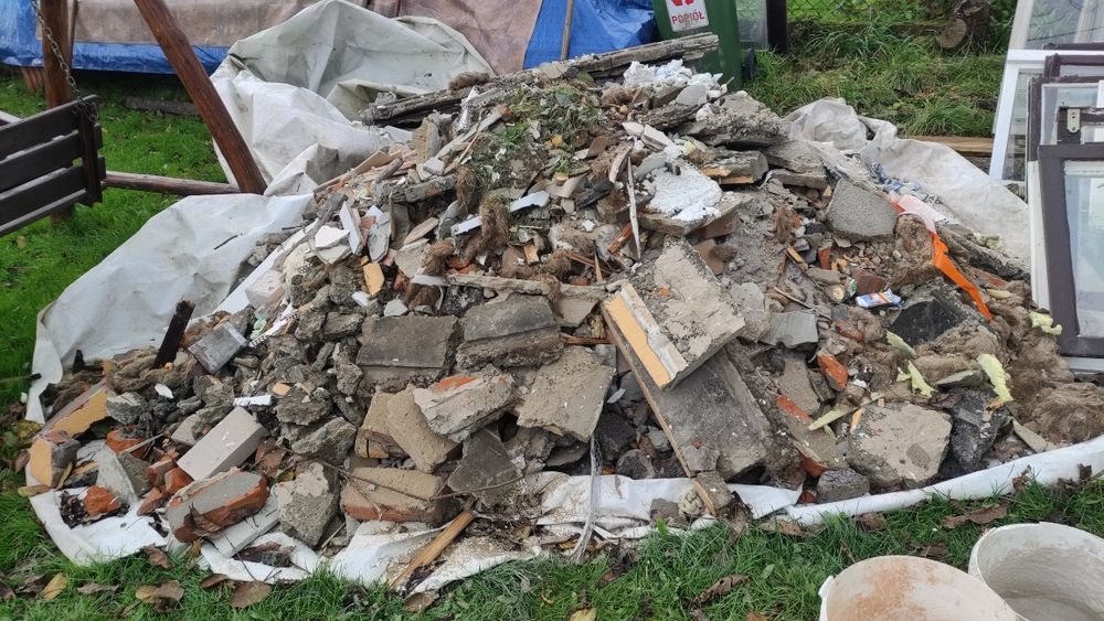 Oddam za darmo gruz po demontażu okien