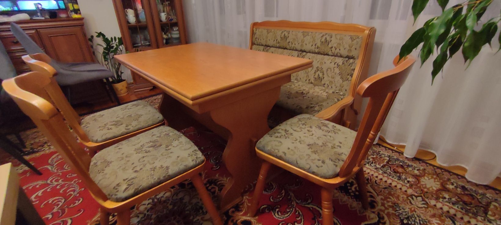 Stół do kuchni, jadalni lub salonu